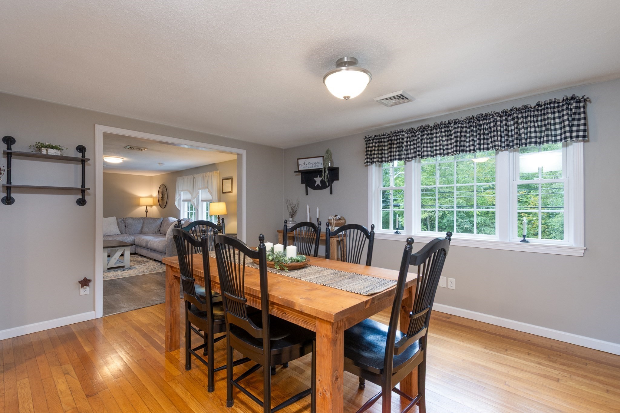 113 Charlton Road Spencer, MA 01562 - Photo 3 of 32 Gallery Image 3