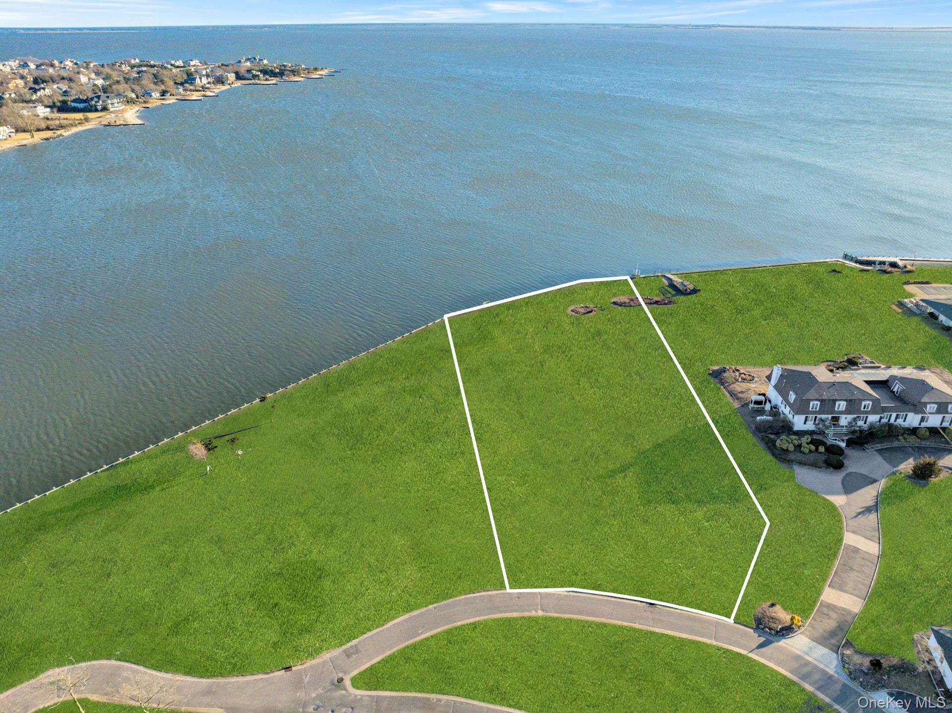 6 Overlea Court Bay Shore, NY 11706 - Photo 8 of 10 a view of a tennis court