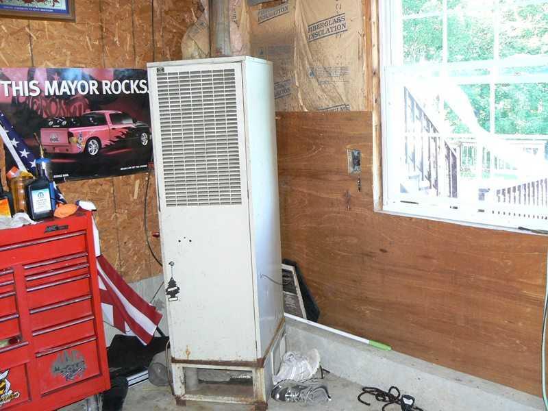 505 Pleasant View Ridge Road South China, ME 04358 - Photo 23 of 28 Garage.