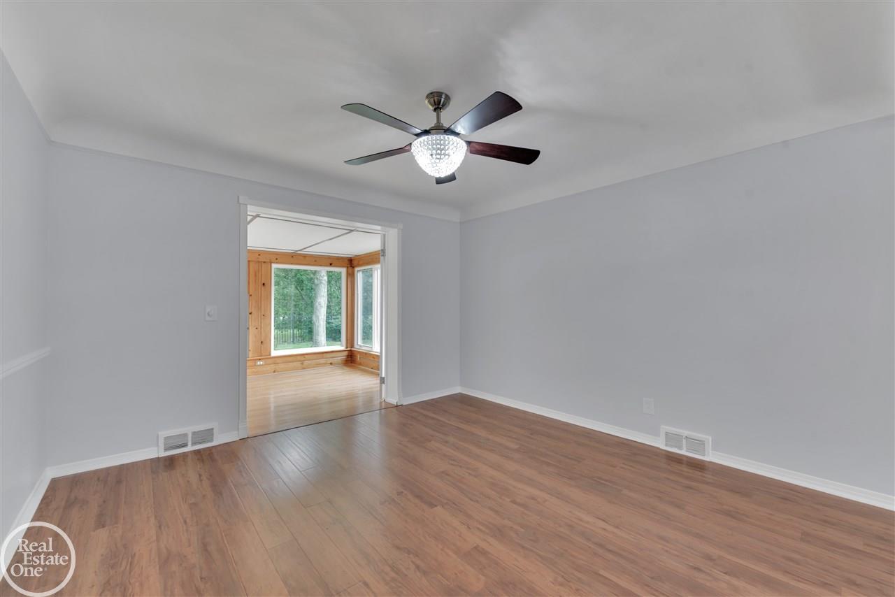 860 Shoreham Road Grosse Pointe, MI 48236 - Photo 15 of 43 50016432-14.JPG