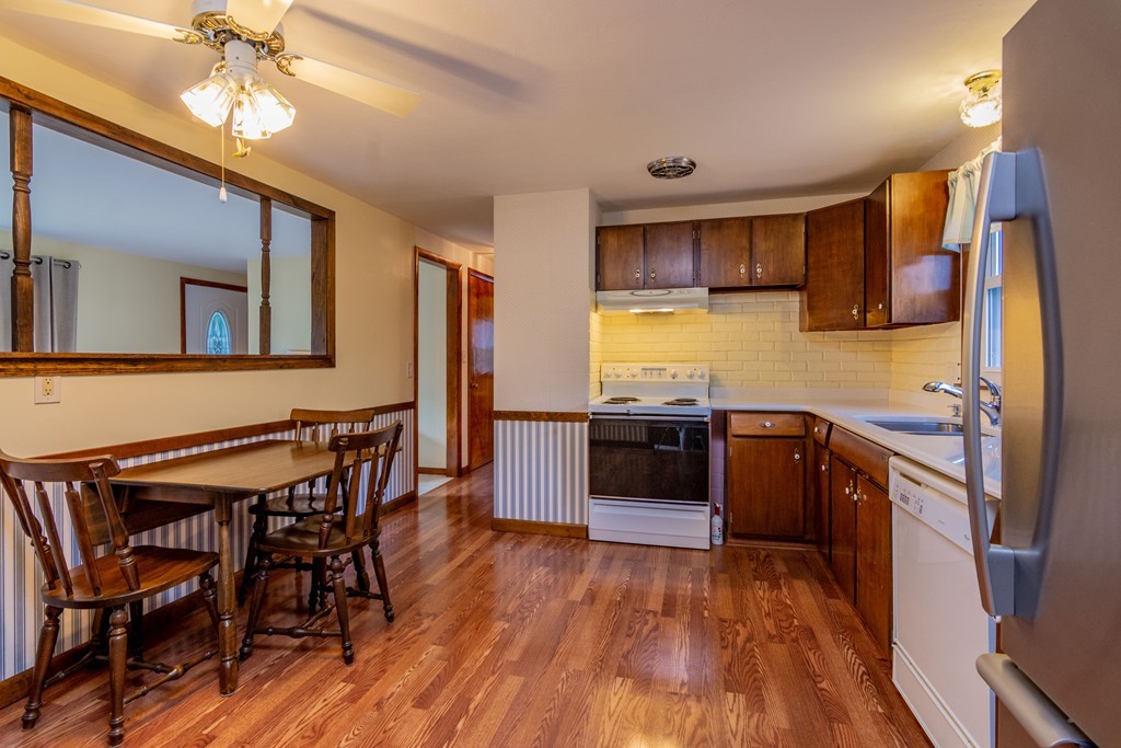 734 Holyoke Road Westfield, MA 01085 - Photo 2 of 27 Gallery Image 2