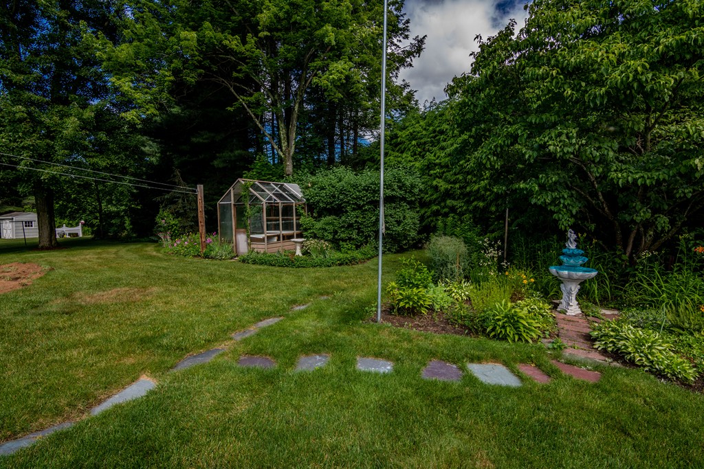 734 Holyoke Road Westfield, MA 01085 - Photo 26 of 27 Gallery Image 26