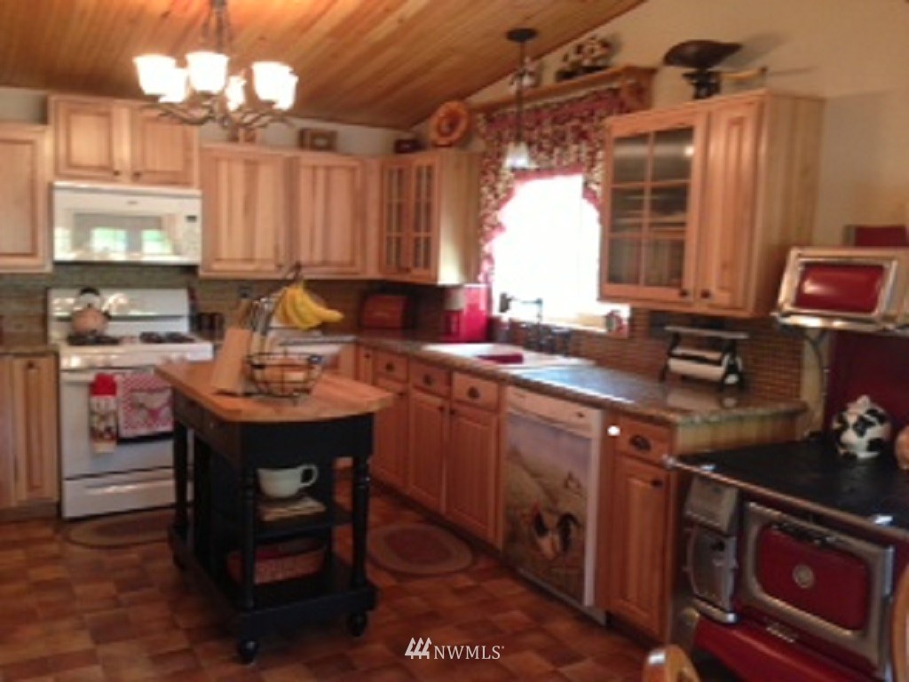 202 Wagner Road Kelso, WA 98626 - Photo 3 of 15 Gallery Image 3