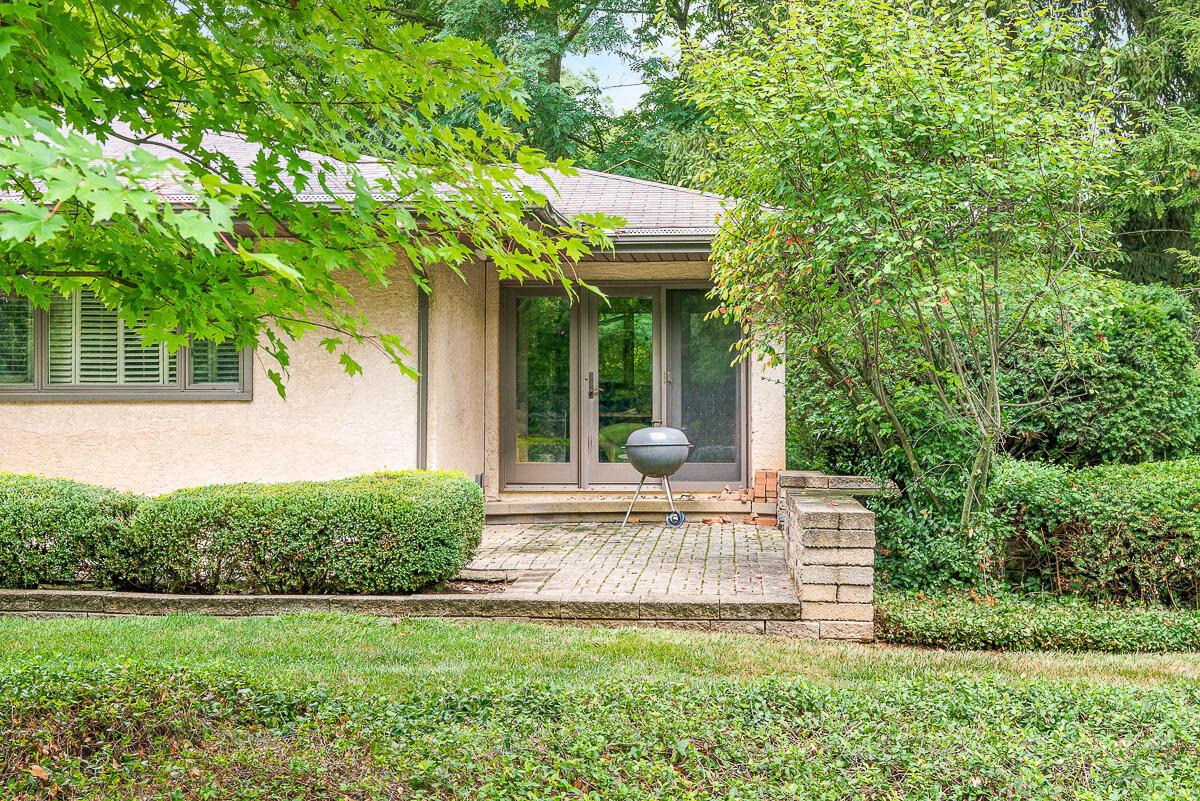 2520 Charing Road Columbus, OH 43221 - Photo 3 of 13 Charing