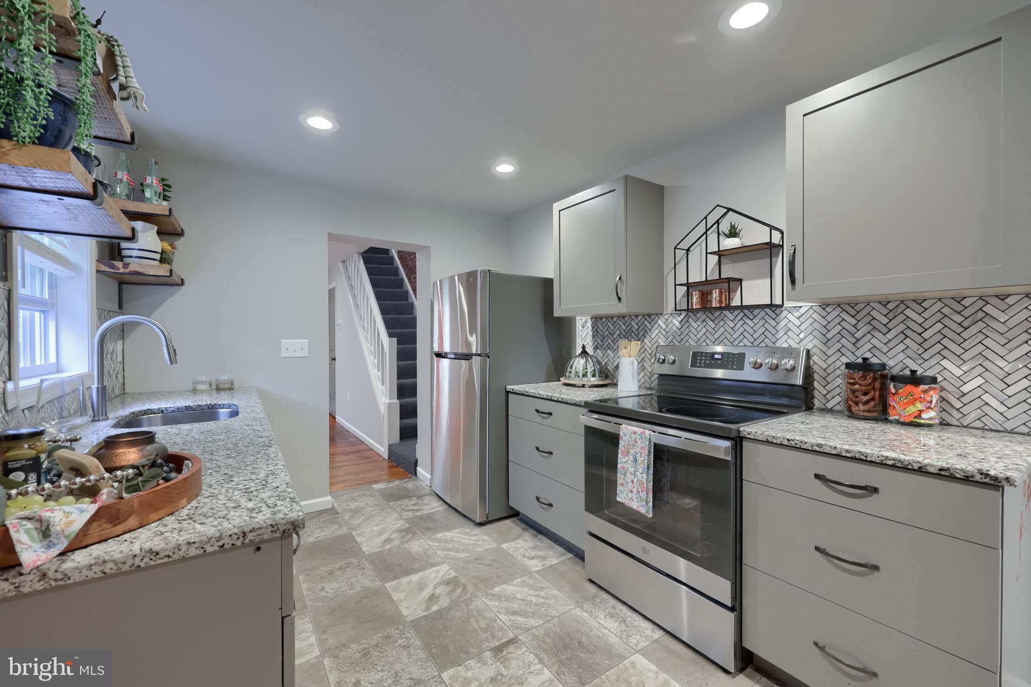 517 Manor Street Lancaster, PA 17603 - Photo 18 of 35 Kitchen