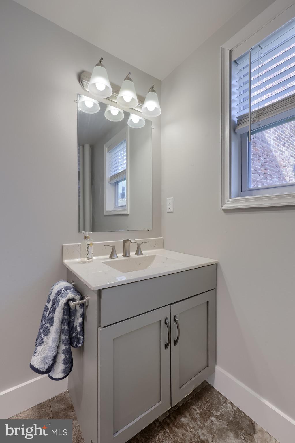 517 Manor Street Lancaster, PA 17603 - Photo 22 of 35 Full Bath