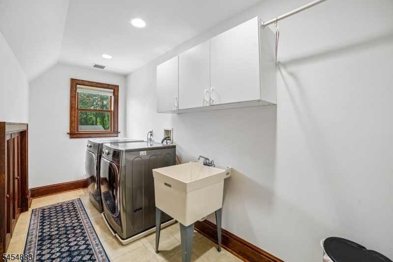 30 Groah Road East Hanover, NJ 07936 - Photo 22 of 32 Gallery Image 22