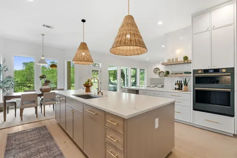 $1,490,000 | 50 Tiburon Drive, The Hills, TX 78738