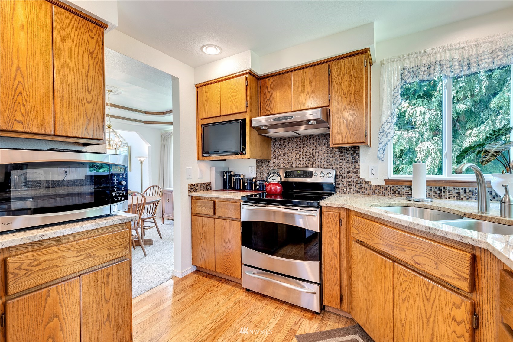 11902 Northeast 168th Street Bothell, WA 98011 - Photo 6 of 25 Gallery Image 6
