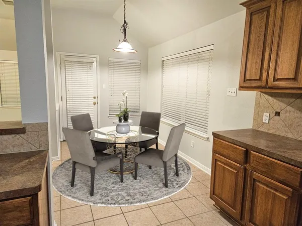 $2,400 | 15301 Fernhill Drive, Austin, TX 78717