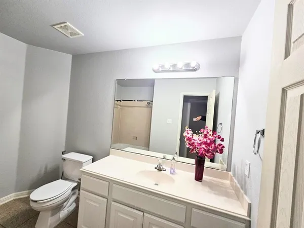 $2,400 | 15301 Fernhill Drive, Austin, TX 78717