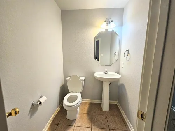 $2,400 | 15301 Fernhill Drive, Austin, TX 78717