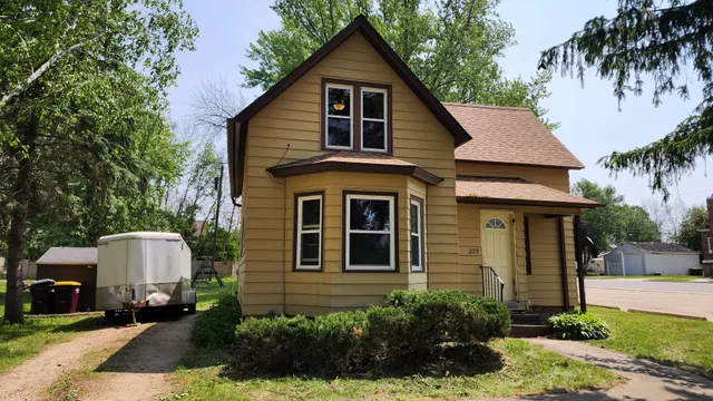 $174,999 | 229 2nd Avenue, Wanamingo, MN 55983