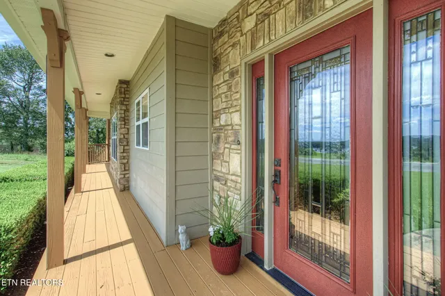 $800,000 | 210 Majestic View Drive, Rockwood, TN 37854