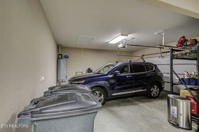 $800,000 | 210 Majestic View Drive, Rockwood, TN 37854