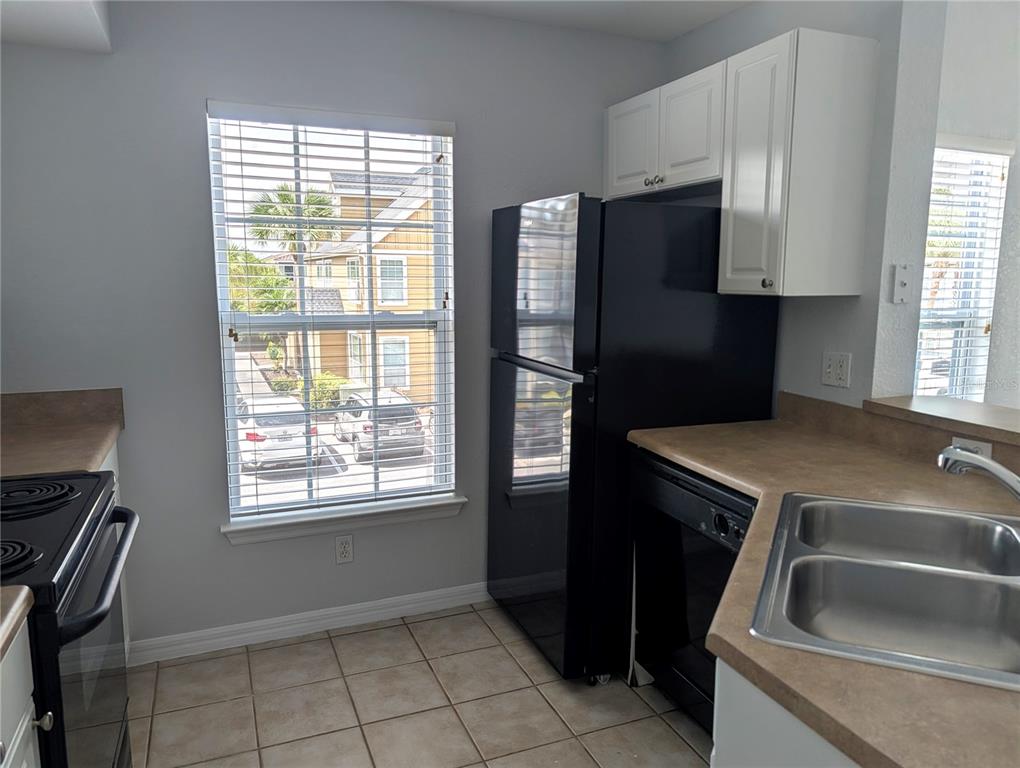 5500 Rosehill Road, Unit 201 Sarasota, FL 34233 - Photo 4 of 21 Gallery Image 4
