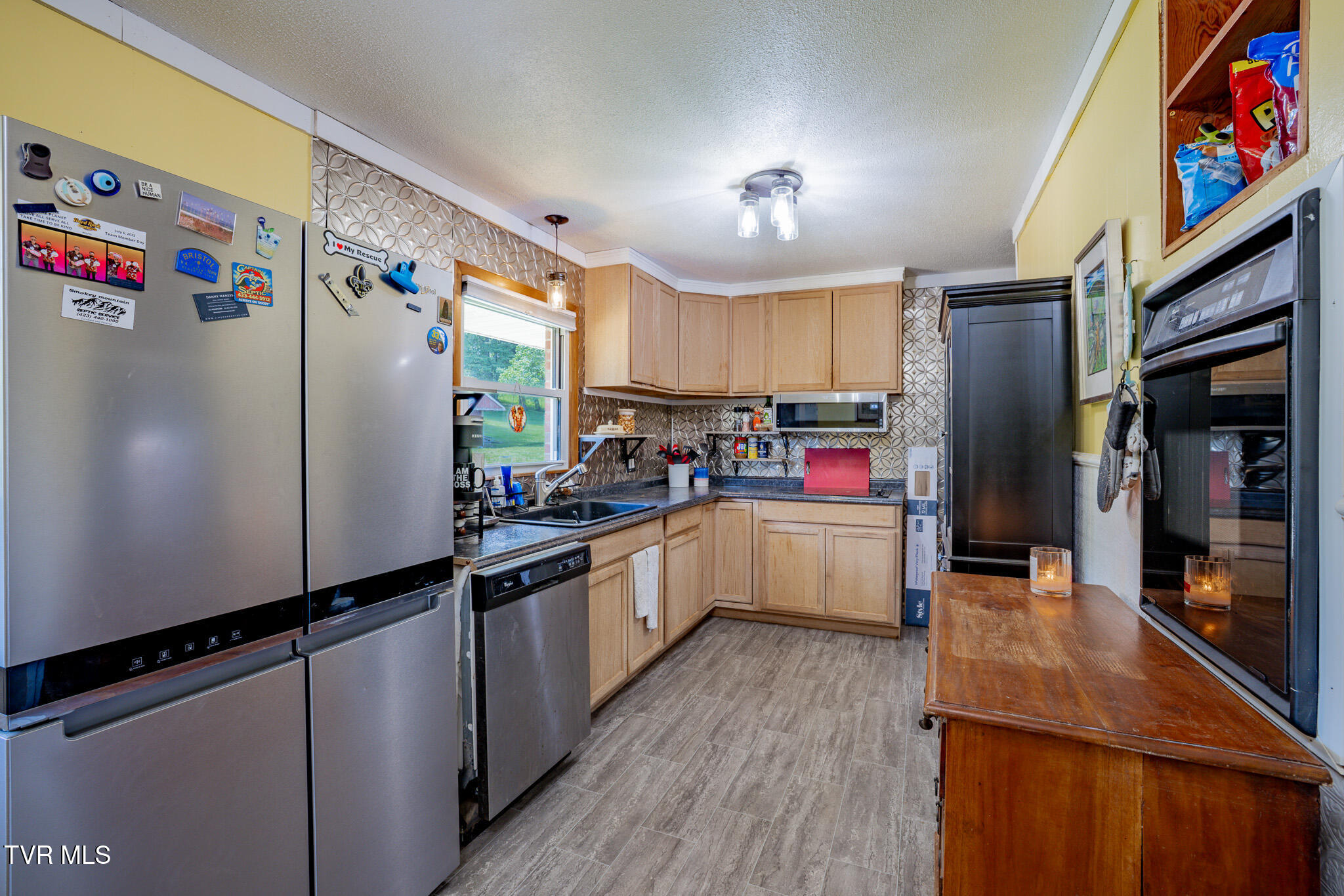 141 East Central Bristol, TN 37620 - Photo 7 of 40 1R9A8885-HDR
