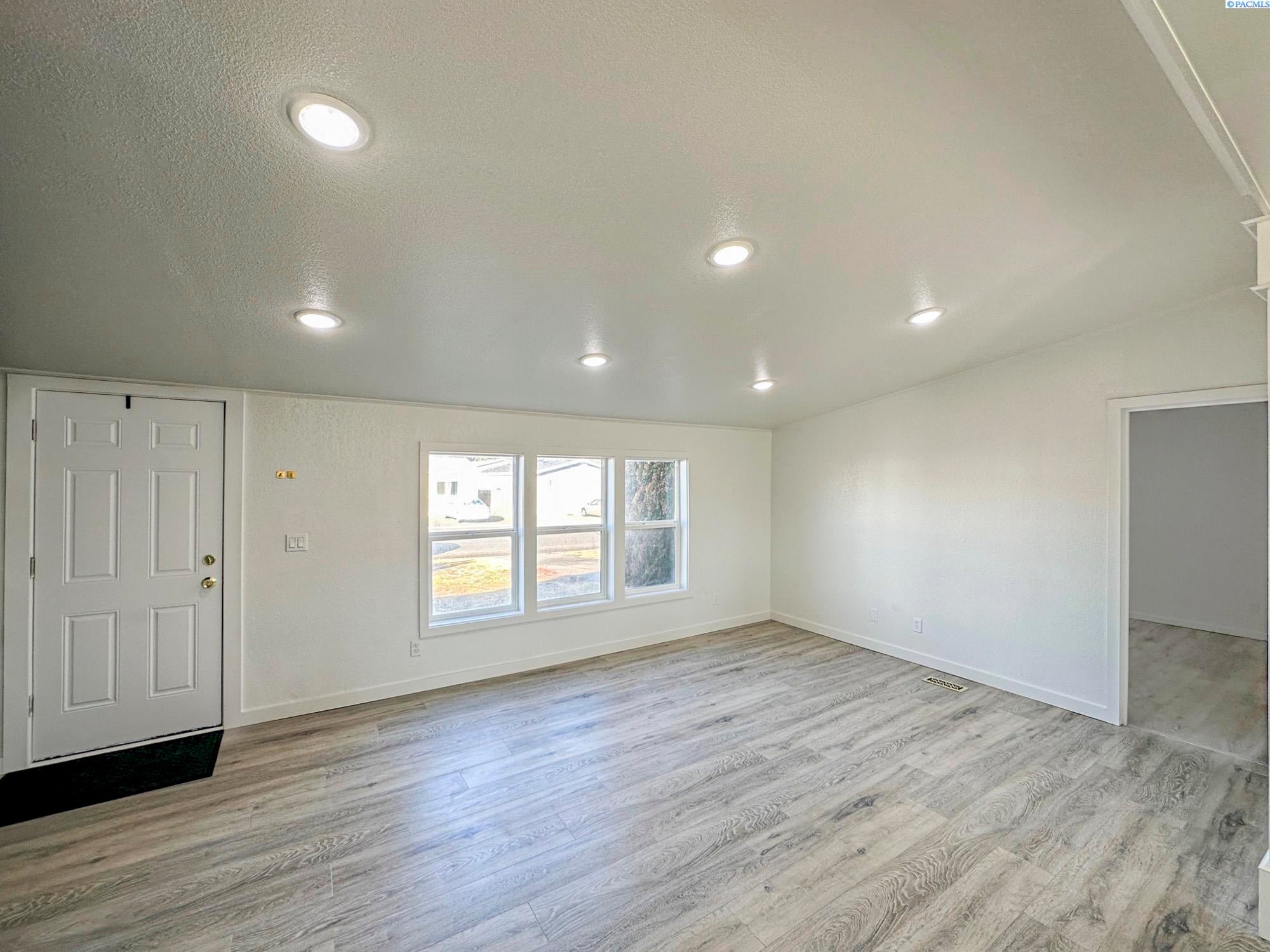 200802 East Game Farm Road, Unit 237 Kennewick, WA 99337 - Photo 6 of 17 Gallery Image 6