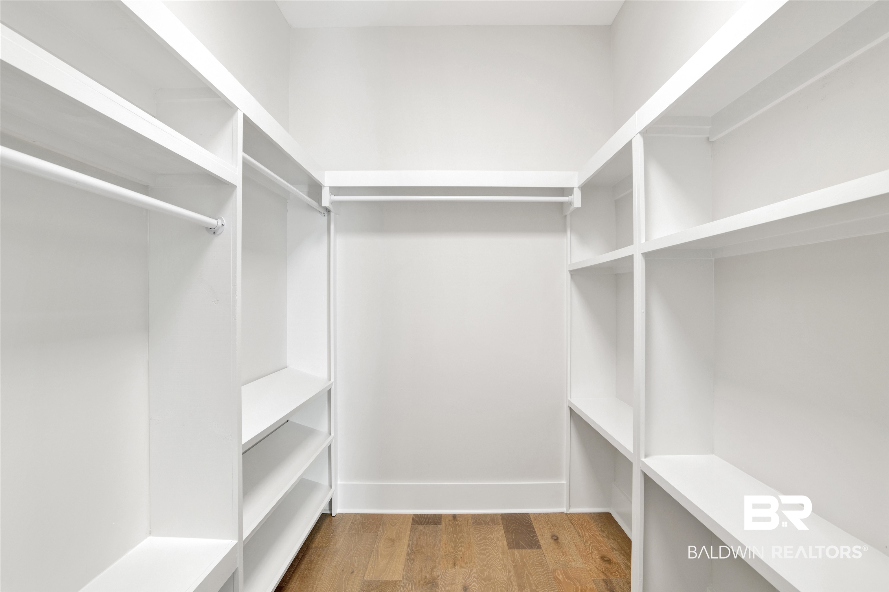 31545 River Road Orange Beach, AL 36561 - Photo 28 of 59 Walk In Closets