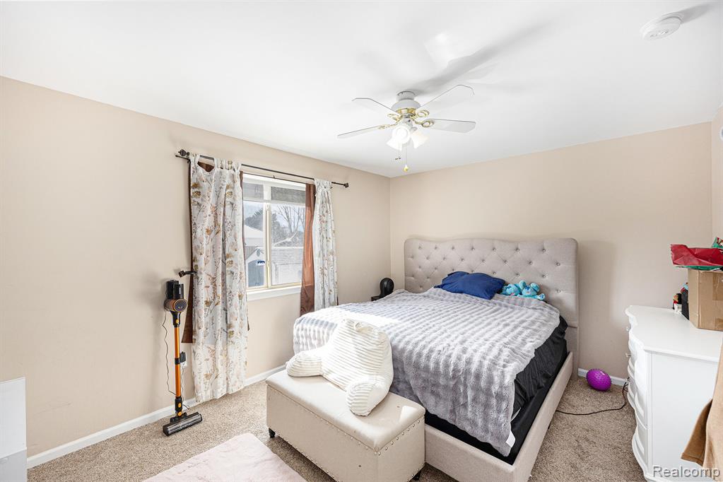 24374 21 Mile Road Macomb, MI 48042 - Photo 10 of 20