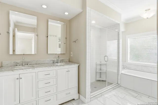 $565,000 | 214 Robinhood Place, San Antonio, TX 78209