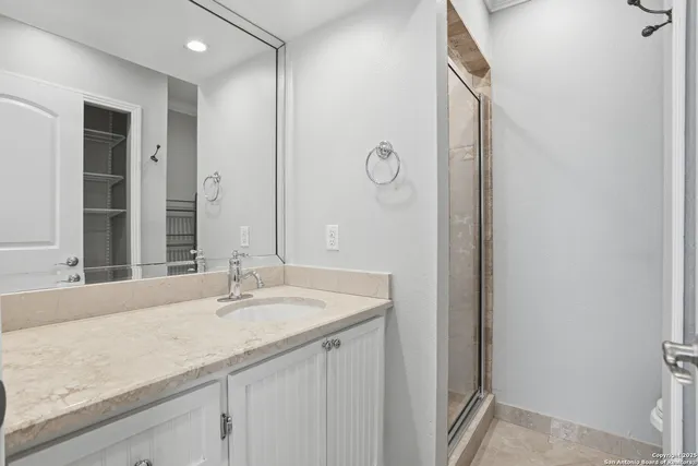 $565,000 | 214 Robinhood Place, San Antonio, TX 78209