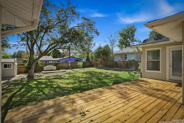 $565,000 | 214 Robinhood Place, San Antonio, TX 78209