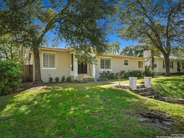$565,000 | 214 Robinhood Place, San Antonio, TX 78209