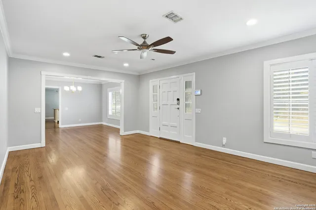 $565,000 | 214 Robinhood Place, San Antonio, TX 78209