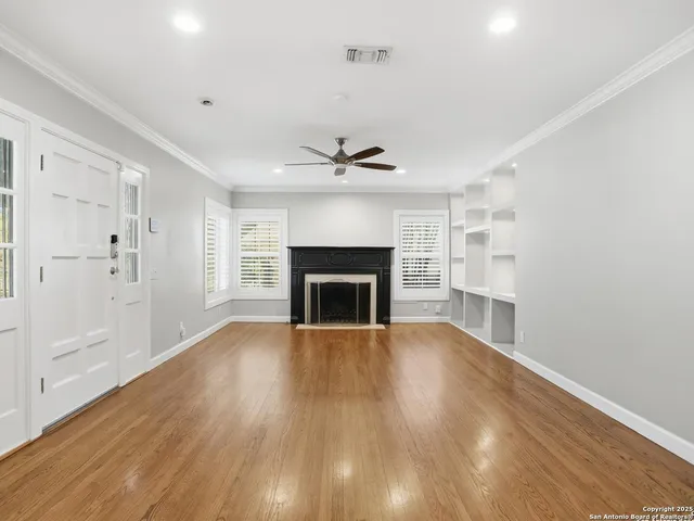 $565,000 | 214 Robinhood Place, San Antonio, TX 78209