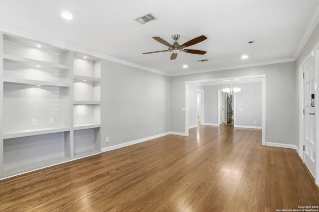 $565,000 | 214 Robinhood Place, San Antonio, TX 78209