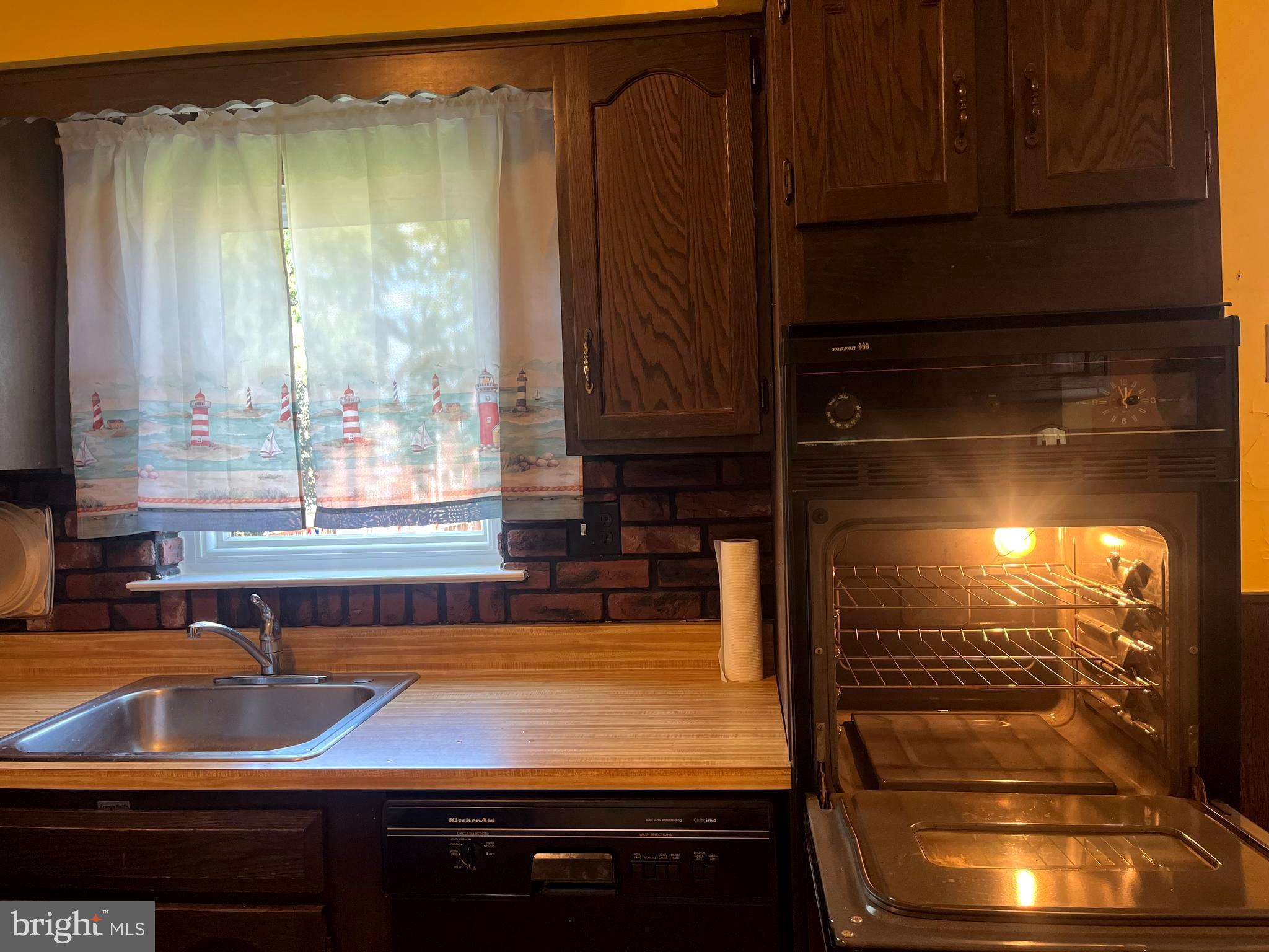 3969 Constance Road Philadelphia, PA 19114 - Photo 16 of 53 Eye-Level Oven