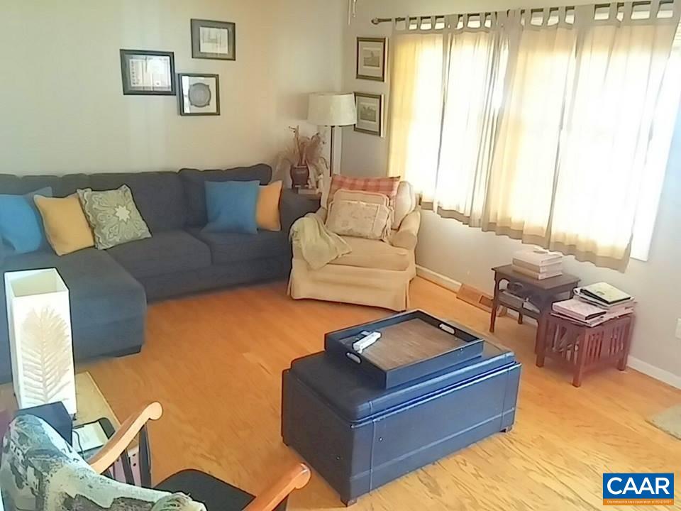 1119 Hollands Road Palmyra, VA 22963 - Photo 4 of 17 a living room with furniture and a window