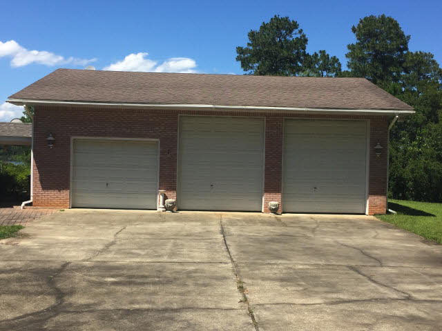 8890 Bay View Drive Foley, AL 36535 - Photo 14 of 21 Garage Front