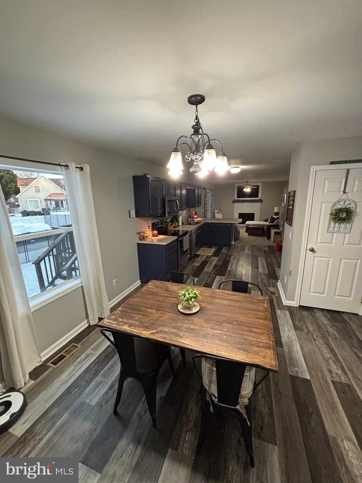30009 West Mill Run Milton, DE 19968 - Photo 9 of 27 a view of a dining room with furniture
