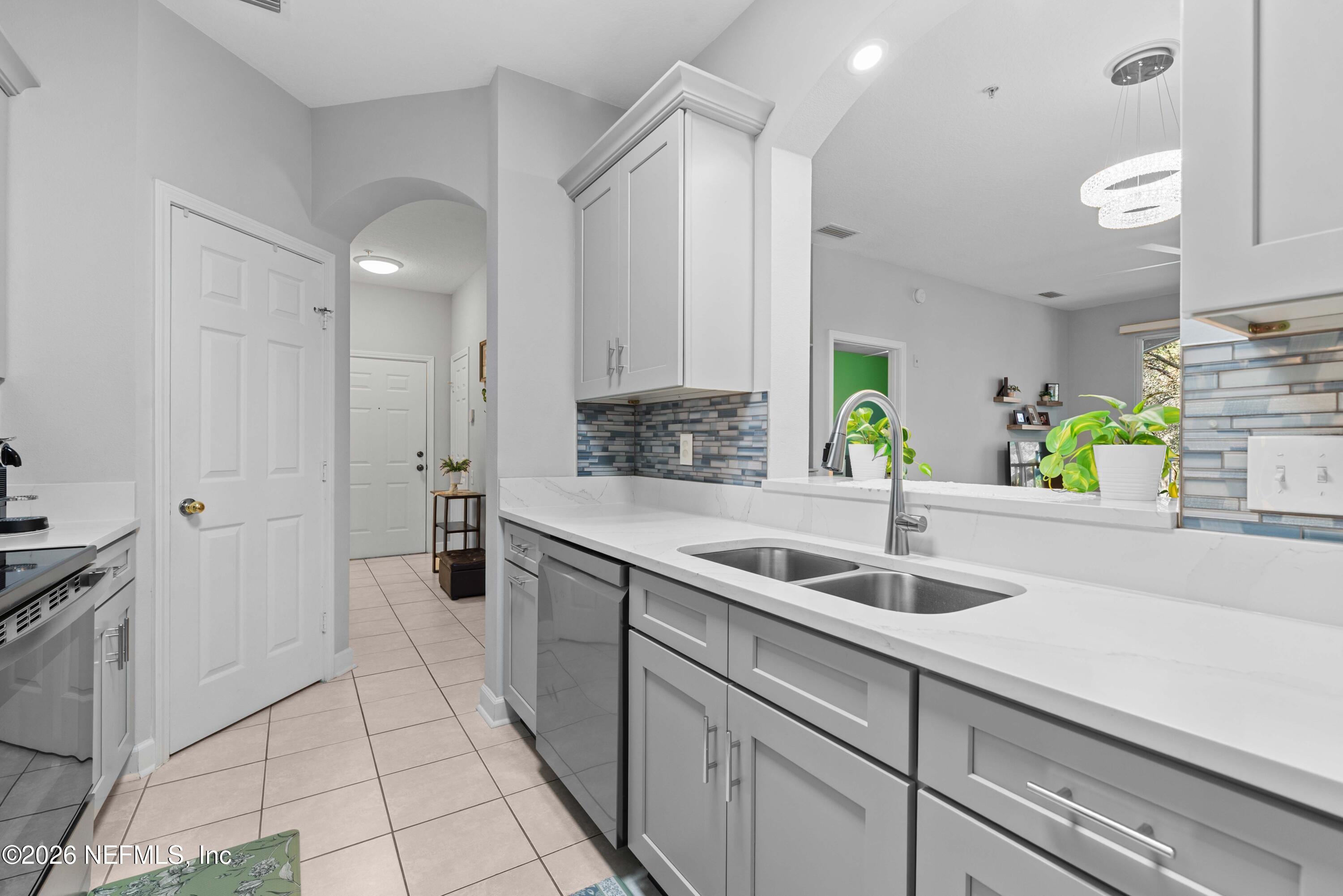 10550 Baymeadows Road, Unit 121 Jacksonville, FL 32256 - Photo 8 of 32 7