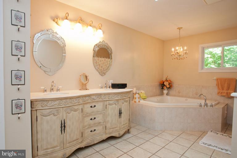 Bath (Master)