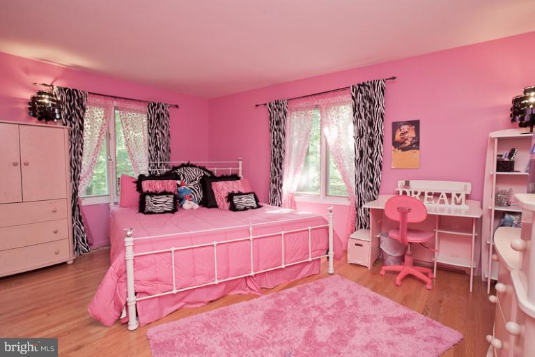 9531 Warfield Road Gaithersburg, MD 20882 - Photo 21 of 29 Bedroom #2
