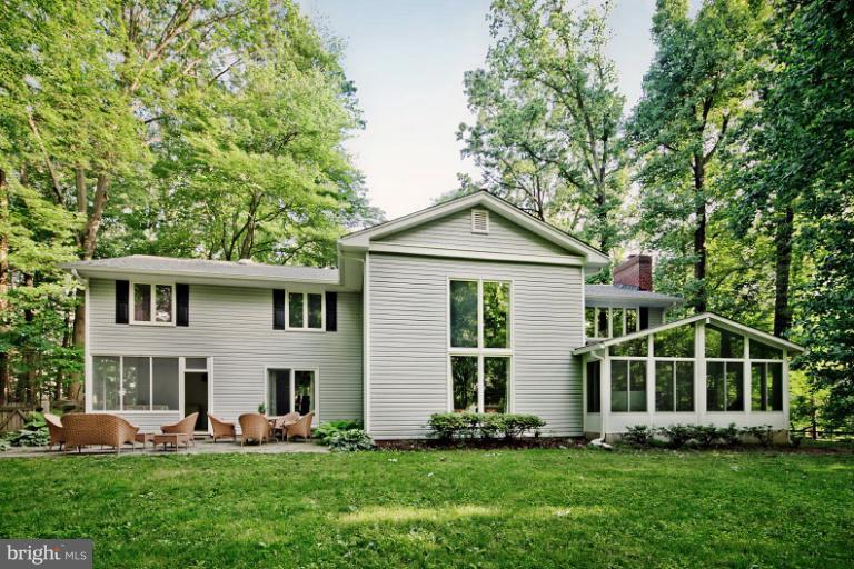 9531 Warfield Road Gaithersburg, MD 20882 - Photo 28 of 29 Exterior (Rear)