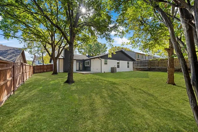 a house view with a outdoor space