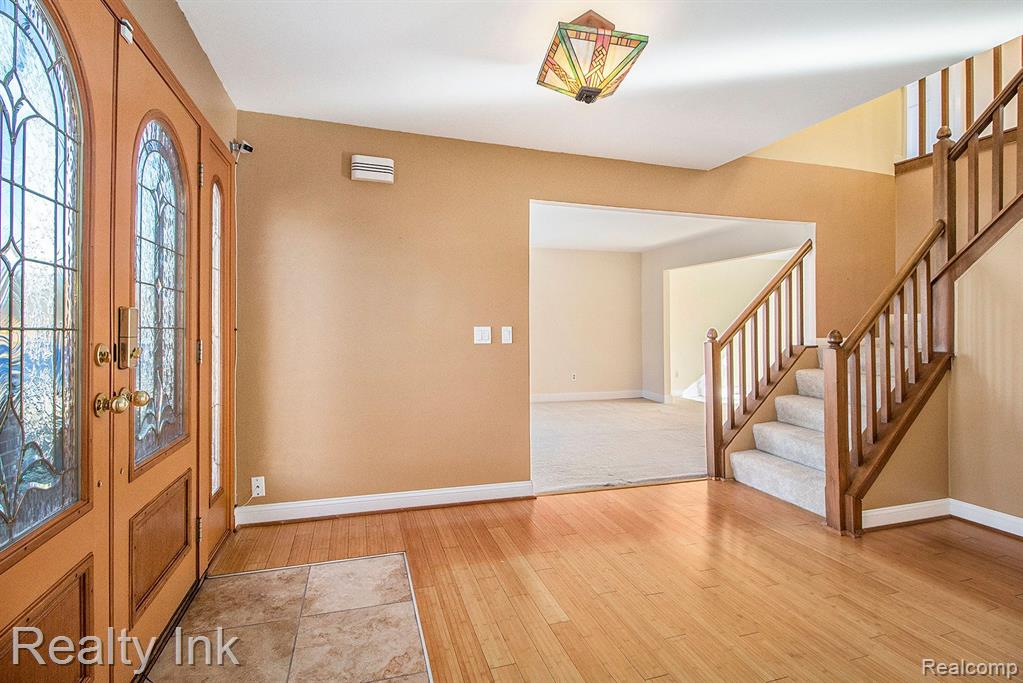 46491 Strathmore Road Plymouth, MI 48170 - Photo 2 of 16 Gallery Image 2