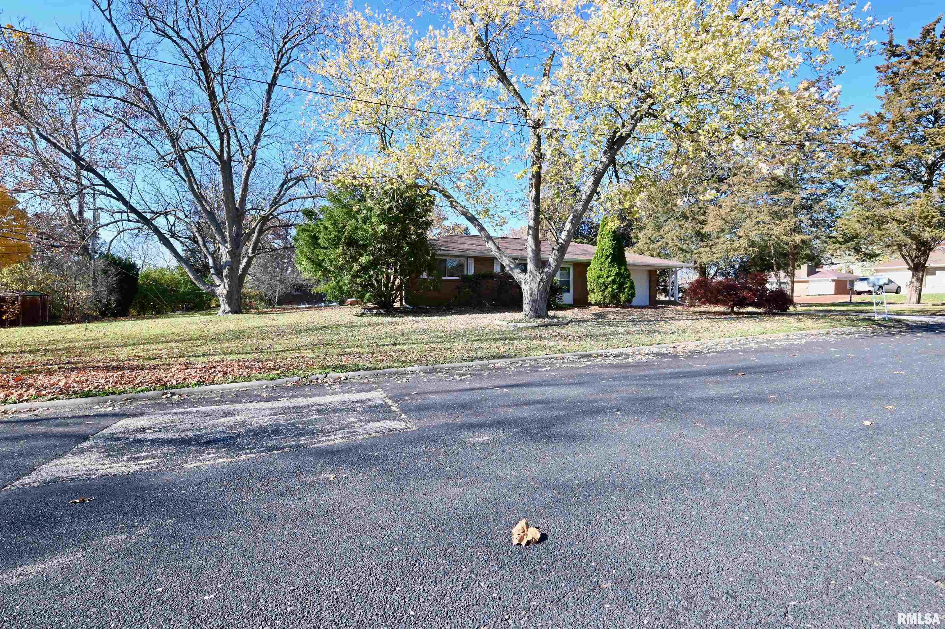 2736 West Overhill Road Peoria, IL 61615 - Photo 23 of 23 Gallery Image 23