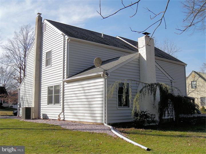 123 Olde Pilgrim Road Dublin, PA 18917 - Photo 3 of 25 Exterior Side