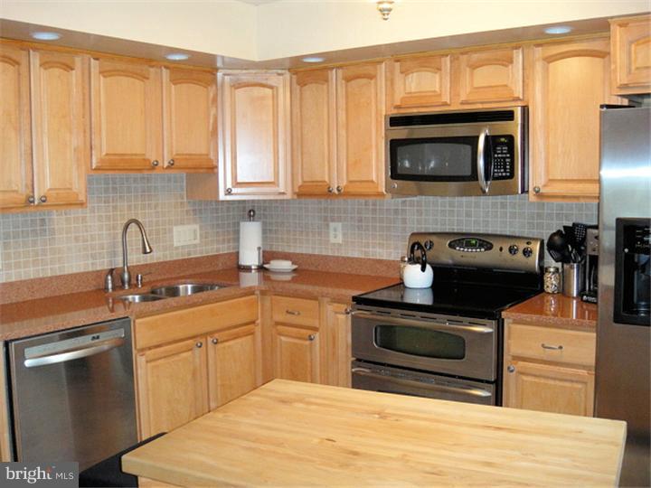 123 Olde Pilgrim Road Dublin, PA 18917 - Photo 6 of 25 Kitchen