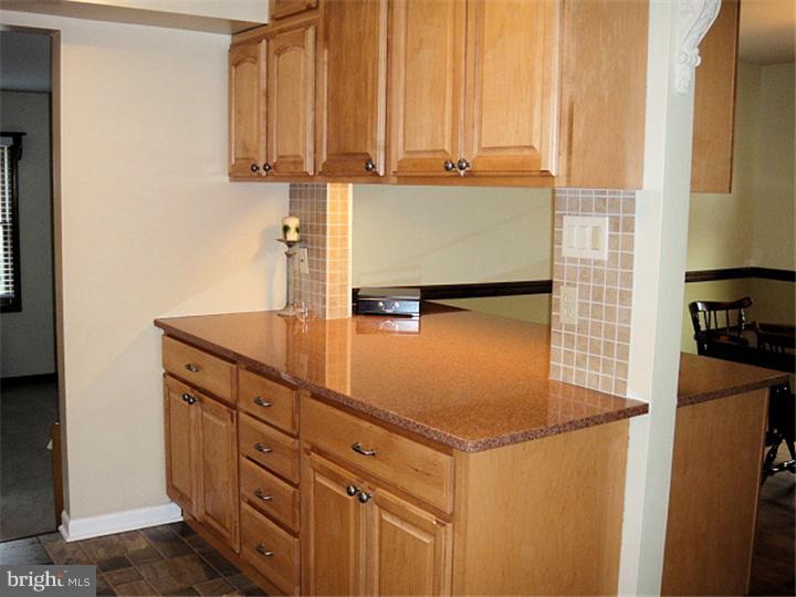 123 Olde Pilgrim Road Dublin, PA 18917 - Photo 8 of 25 Kitchen