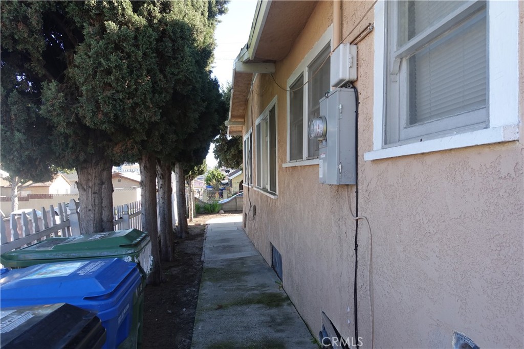622 West 2nd Street San Pedro, CA 90731 - Photo 15 of 42 a view of a house with a chairs in patio