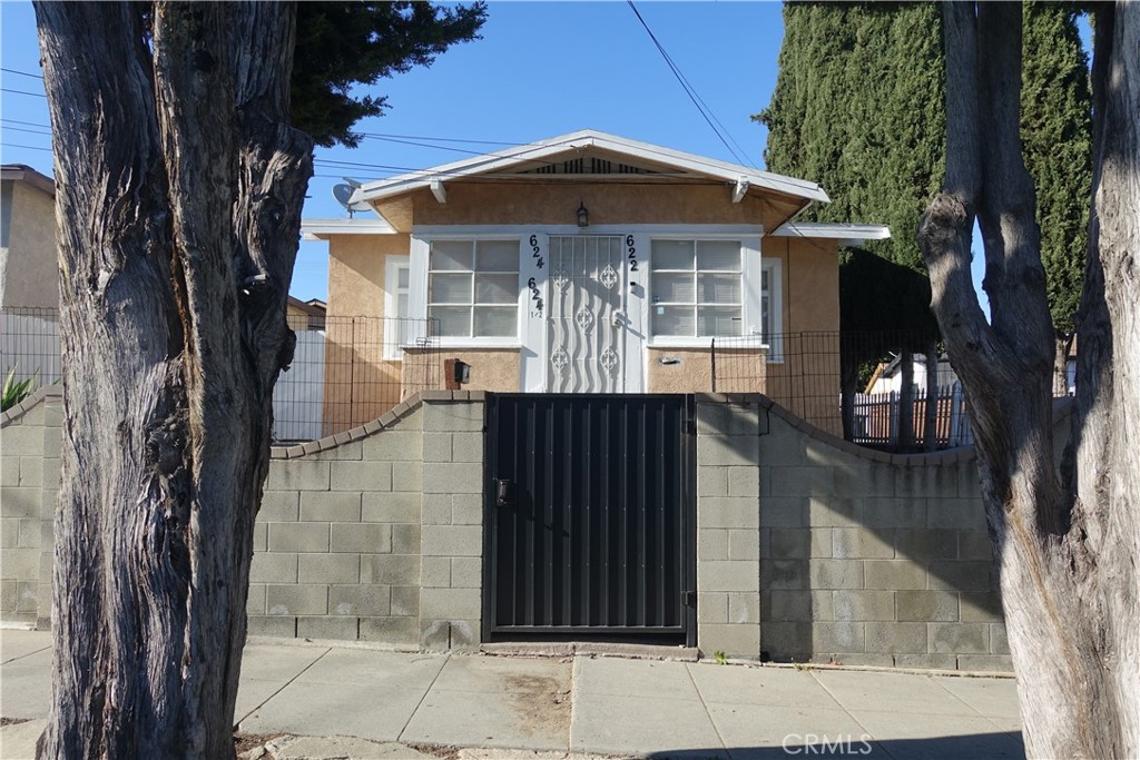 622 West 2nd Street San Pedro, CA 90731 - Photo 20 of 42 a front view of a house with a porch