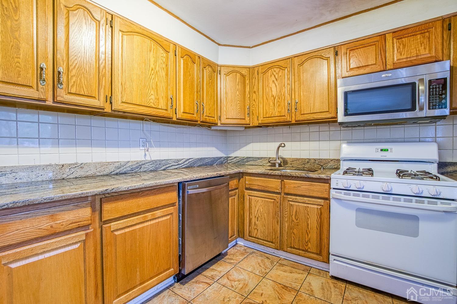 102 New Road Kendall Park, NJ 08824 - Photo 11 of 25 Gallery Image 11