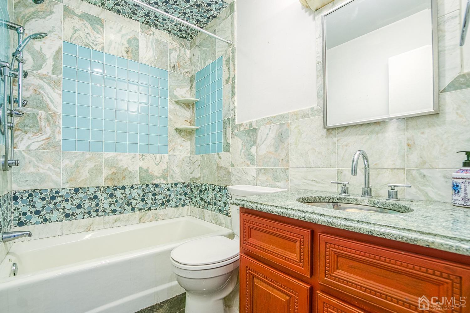 102 New Road Kendall Park, NJ 08824 - Photo 14 of 25 Gallery Image 14
