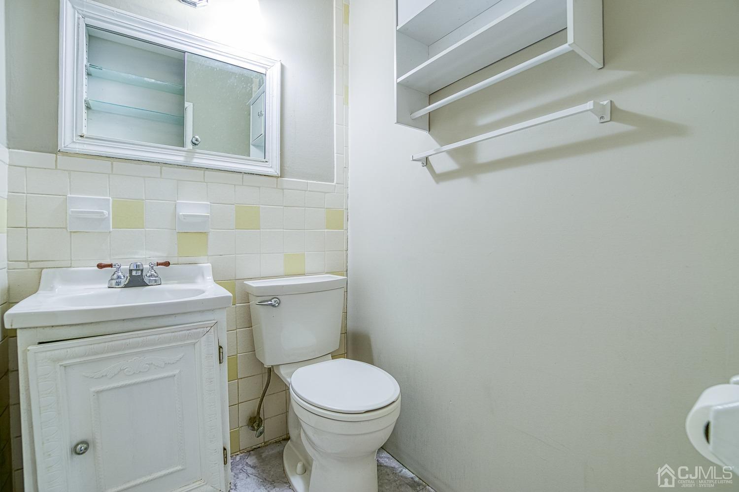 102 New Road Kendall Park, NJ 08824 - Photo 17 of 25 Gallery Image 17